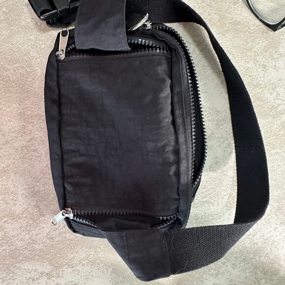 Walt Disney World Mickey Mouse Black Waist Crossbody Bag Adjustable Strap - Picture 6 of 14